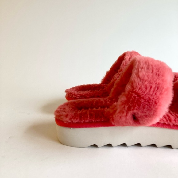 New Koolaburra by UGG Pink Coral Faux Fur Rubber Outsole Sandals size 11 - Picture 4 of 13